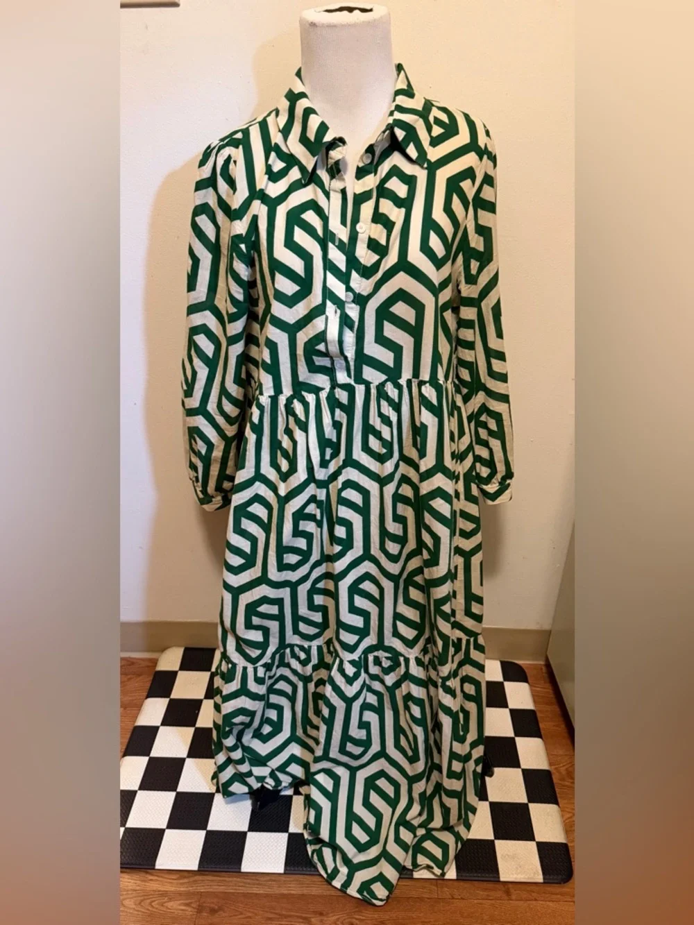 Zara Women’s Karen Tiered Green and Ecru Geometric Midi Dress L TikTok Famous - Picture 2 of 5